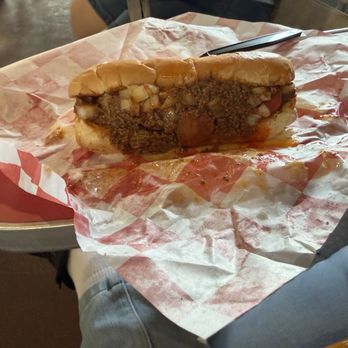 Tex Miller - The chili cheese dog with onions and mustard - Burgers Near Me - Cameron, Texas