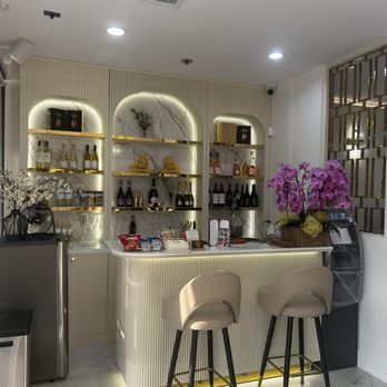 Chloe Nail Lounge - Champagne bar - Nail Salons Near Me - Orange, California