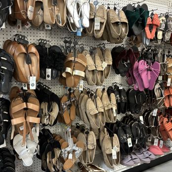 Raeburn’s Discount Outlet - Discount Store Near Me - Las Vegas, Nevada Raeburn’s Discount Outlet - Discount Store Near Me - Las Vegas, Nevada