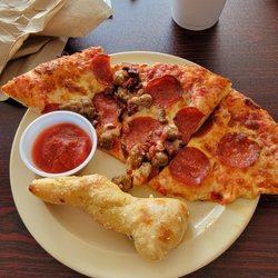 Downtown Pizza - Just dang good pizza