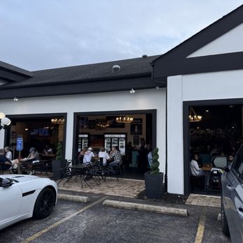 Chillax - St.Peters - Open dining room - Beer Bar Near Me - St. Peters, Missouri Chillax - St.Peters - Open dining room - Beer Bar Near Me - St. Peters, Missouri