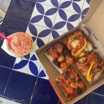 Gelati & Peccati - arrabiata focaccia and bell pepper focaccia and blood orange gelato (vegan) - Pizza Near Me - Encinitas, California Gelati & Peccati - arrabiata focaccia and bell pepper focaccia and blood orange gelato (vegan) - Pizza Near Me - Encinitas, California