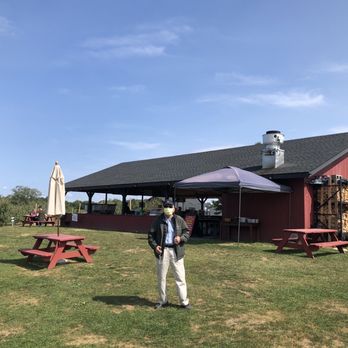 Twin Star Orchards - Grab a pizza and a bottle of cider.  Then enjoy outside. - Pizza Near Me - New Paltz, New York