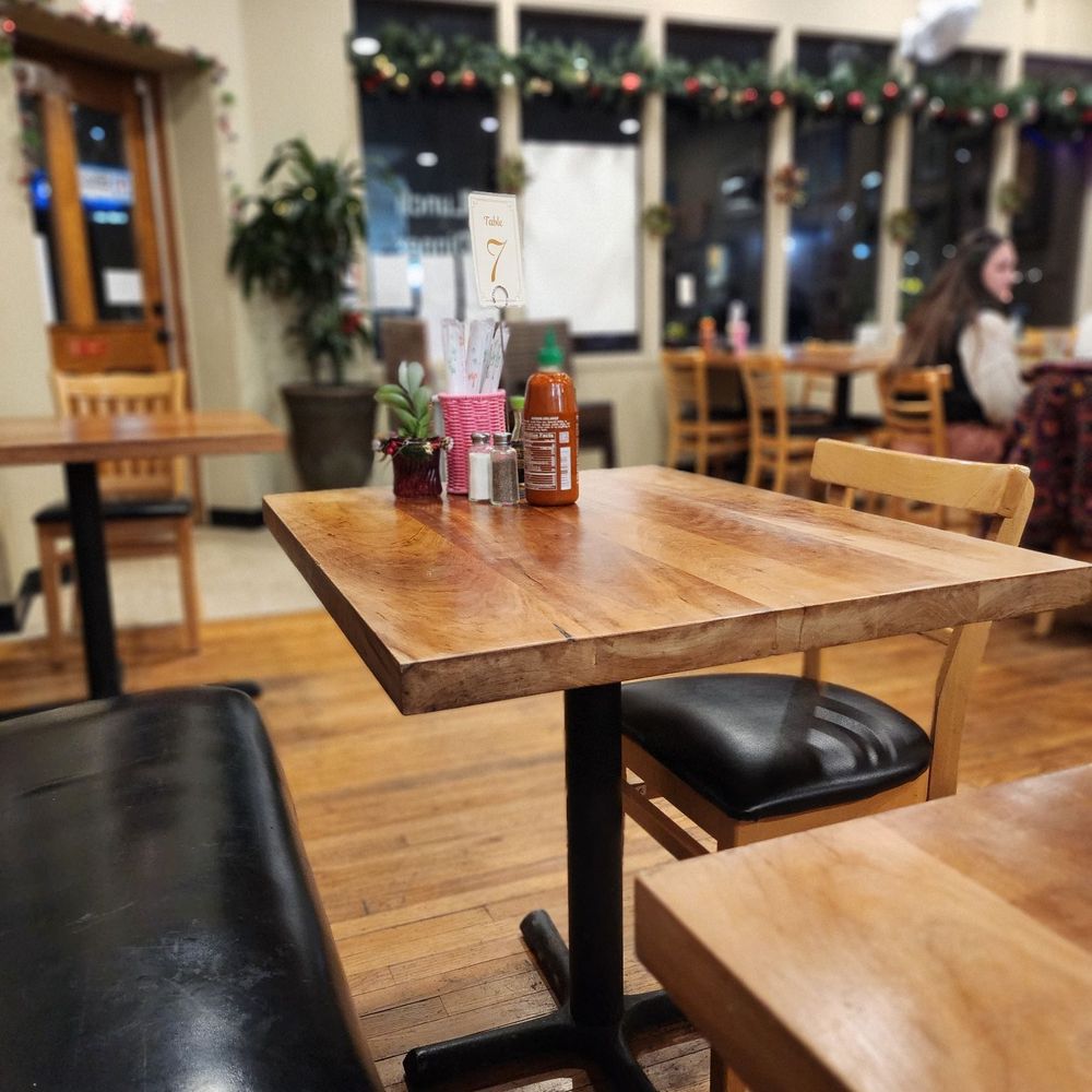 Colfax Bistro - Cute and clean inside - Asian Fusion Near Me - Colfax, California Colfax Bistro - Cute and clean inside - Asian Fusion Near Me - Colfax, California