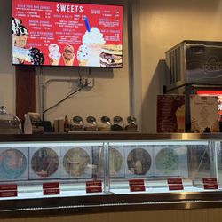 Antioch Pizza Shop - Ice cream and sweets
