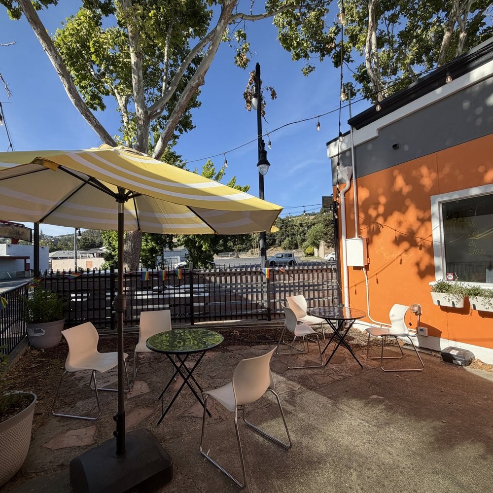 Koolfi Creamery - Spacious front patio with outdoor seating - Ice Cream & Frozen Yogurt Near Me - San Francisco, California Koolfi Creamery - Spacious front patio with outdoor seating - Ice Cream & Frozen Yogurt Near Me - San Francisco, California