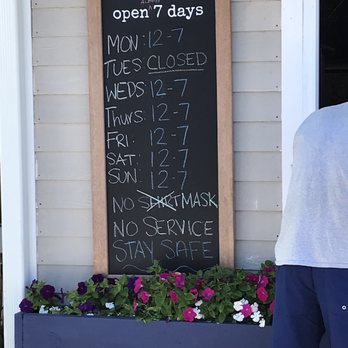 Hooked - COVID hours - Seafood Near Me - Montauk, New York