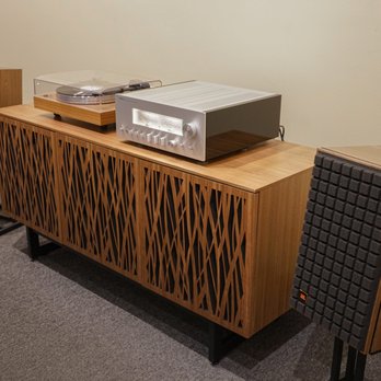 A&b Tv - JBL L82's + Yamaha AS3200 + Pro-Ject Xtension 9 - Electronics Near Me - Austin, Texas