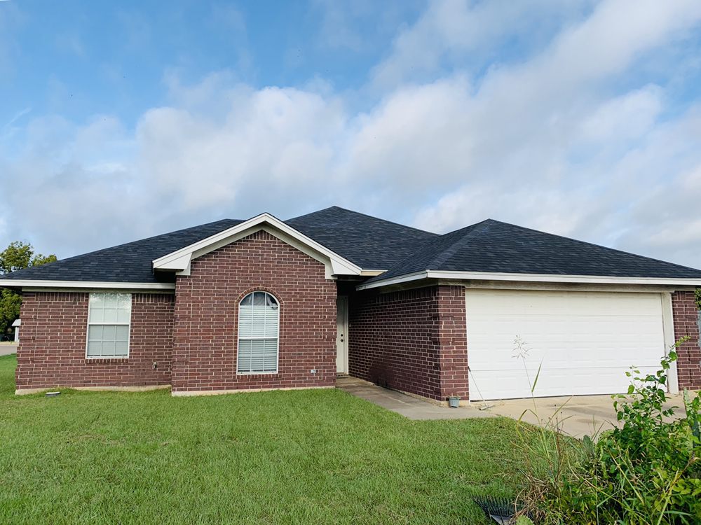 Slide of Nunez Roofing