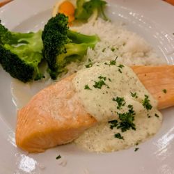 Skunk Hollow Tavern - Alaskan Salmon with broccoli & pilaf rice