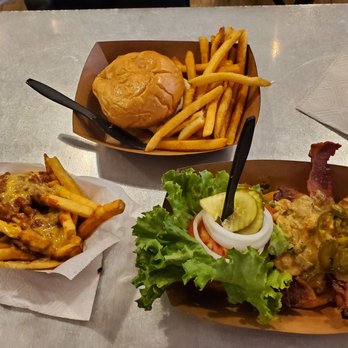 Every-Bellies - Ragin' Cajun Burger, Chili Cheese Fries and Cheese Burger. - Food Trucks Near Me - Tomball, Texas