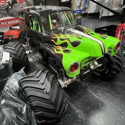 Alamo City Hobby Shop - 1/5 scale Grave Digger RC Gas Monster Truck.
