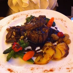 Hotel Restaurant La Treille - Filet de veau rôti, bouillon de café et chicoré et  escalope de foie gras