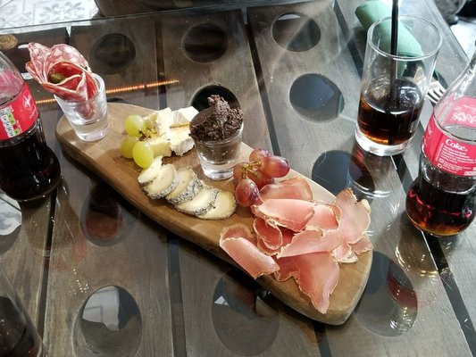 Champagne+Fromage by null