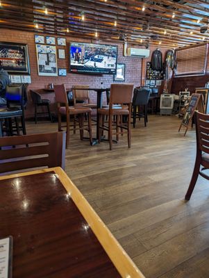 B-52s American Bar & Grill by null