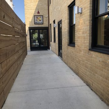 Ruby Slipper Midcity - The entrance is in the side alley - Breakfast & Brunch Near Me - New Orleans, Louisiana Ruby Slipper Midcity - The entrance is in the side alley - Breakfast & Brunch Near Me - New Orleans, Louisiana