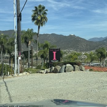 Estate D'Iacobelli - Wine Bars Near Me - Fallbrook, California