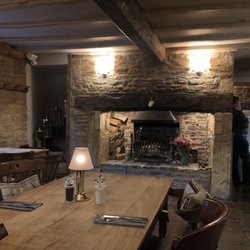 Horse & Groom Inn - Dining room in English country inn.