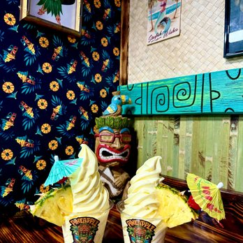 Pineapple Lagoon - Dole pineapple soft serve - Ice Cream & Frozen Yogurt Near Me - Garden Grove, California