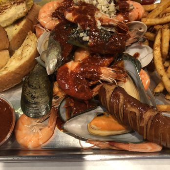 Pirates Kitchen - They put sauce on top only! - Cajun/Creole Near Me - Artesia, California