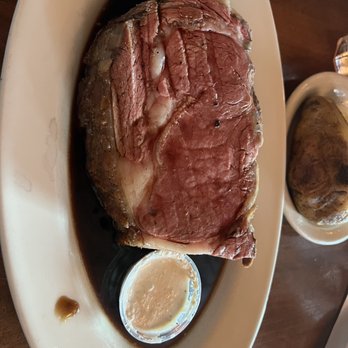 Phil's Tara Hideaway - Prime Rib - New American Near Me - Stillwater, Minnesota Phil's Tara Hideaway - Prime Rib - New American Near Me - Stillwater, Minnesota