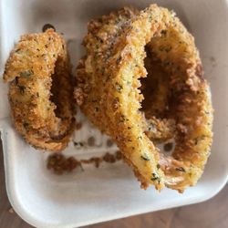 Homemade crunchy onion rings
