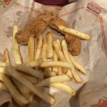 Chili's - Kids chicken tenders - American Near Me - Rochester, New York