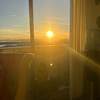 1200 Lakeshore Apartments - Apartments Near Me - Oakland, California