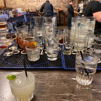 The Hub Eats & Drinks - American Near Me - Sacramento, California