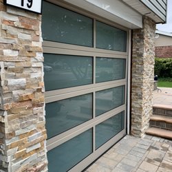Highline Garage Doors - Beautiful Aluminum door with frosted glass