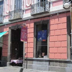 Hostal Casona Poblana - La entrada al hostal