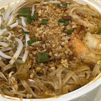 Chili Thai - Pad Thai with Shrimp - Thai Near Me - Ottawa, Ontario