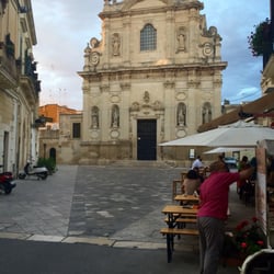 Da Ciro il Pizzaiolo - La petite terrasse sur la place du Da Ciro
