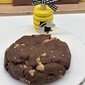 Bumble Bee Bakery - Desserts Near Me