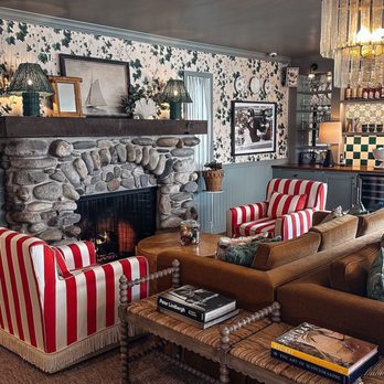 Le Petit Pali - Bed & Breakfast Near Me - Carmel, California