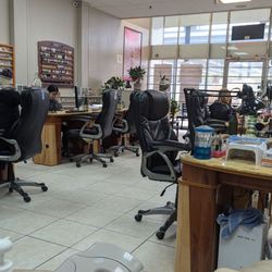 T&T Nails - Interior
