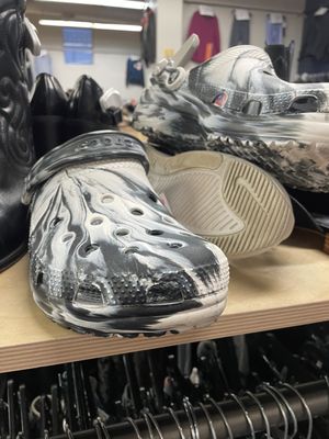 Crossroads Trading by null