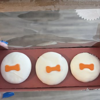 Sprinkles San Ramon - Pupcakes 3 for $8 - Bakeries Near Me - San Ramon, California