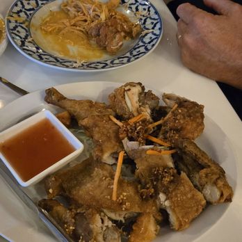 Saeng's Thai Cuisine - Japanese Near Me - Kailua, Hawaii