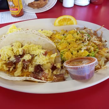River Oaks Cafe - Bacon breakfast taco with hashbrowns with cheese, jalapeños, and onions - Breakfast & Brunch Near Me - Fort Worth, Texas