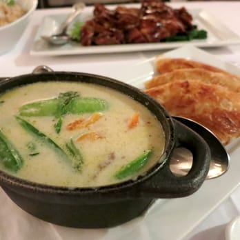 Si Laa - Delicious green curry with short rib, served with freshly fried roti - Thai Near Me - Los Angeles, California