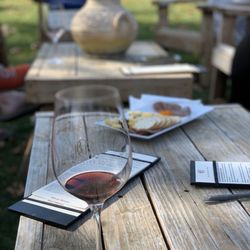Bella Cavalli Farms & Vineyard - Tasting area