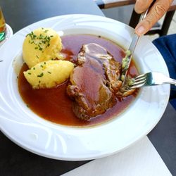Seiseralm - Schweinebierbraten mit Kloß