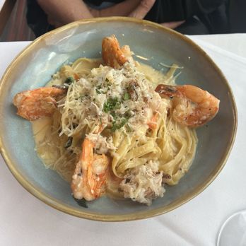 Cutters Crabhouse - Seafood Near Me - Seattle, Washington