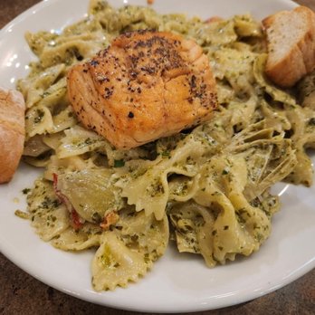 Onyx Bistro - Salmon farfalla - Wine Bars Near Me - Camarillo, California