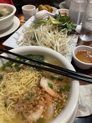 Pho & Cafe Anh Hong by null