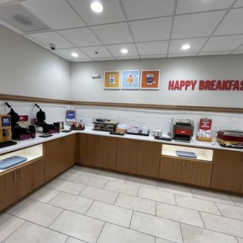Hampton Inn Mt. Vernon - Breakfast area - Hotels Near Me - Mt. Vernon, Ohio