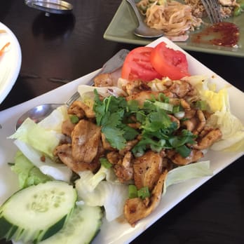 Sutha Thai Kitchen - Garlic pepper with chicken - Thai Near Me - Tustin, California Sutha Thai Kitchen - Garlic pepper with chicken - Thai Near Me - Tustin, California