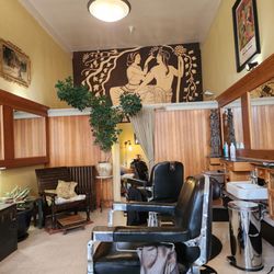 Ingleside Barber Shop - Welcoming interior