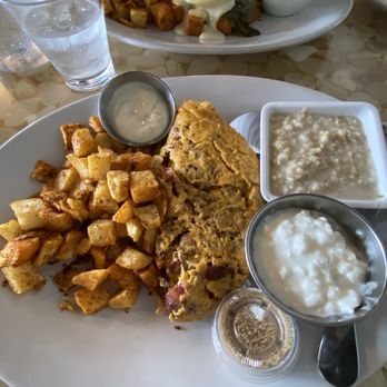 Daily Dose - Meat & Cheese Omelette - Breakfast & Brunch Near Me - Scottsdale, Arizona